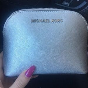 Michael Kors makeup bag / clutch